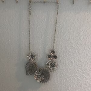 Silver-tone necklace with flowers